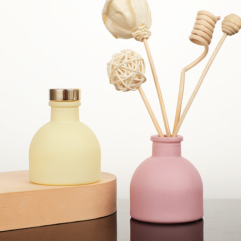 Reed Diffuser Set - 1 szt. 50 ml puste różowe/białe/żółte/czarne